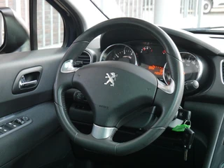 Peugeot 3008 1.2 PureTech Style | Trekhaak | Panoramadak | Lichtmetalen velgen | Achteruitrijcamera | Climate control | Cruise control | Navigatie | Regensensor / 17