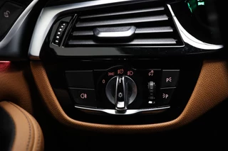 BMW 5-serie Touring 540i xDrive M-Sport | Facelift | PANORAMADAK | 360 CAMERA | TREKHAAK / 38