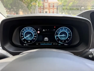 Hyundai Bayon 1.0 T-GDI Premium | 7400KM! | Adaptive | CarPlay | Fabrieksgarantie | / 12