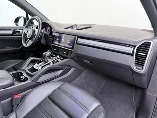 Porsche Cayenne 3.0 E-Hybrid Platinum Edition SOH 100%! 340kw | MEM. SEATS | Luchtvering | pano | stoelverwarming + verkoeling | 360 camera | Bose | sportchrono | mega knappe auto! | incl 12 mnd Bovag garantie | / 45
