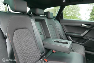 Seat Leon Sportstourer 1.5 eTSI DSG FR / Pano / Cam / Navi / 9