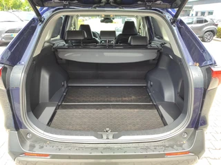 Toyota RAV4 2.5 HYBRID STYLE LEDER STOEL/STUURVERW PARK-SENSOREN EL-STOEL EL-ACHTERKLEP APPLE/ANDROID CAMERA CLIMA LED PRIVACY GLASS 17'' LM-VELGEN / 24