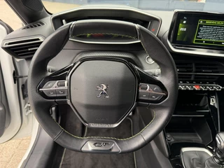 Peugeot 208 1.2 Turbo 100 PK GT | Navigatie | Zwart dak | Sportstoelen | Keyless Start | 17" Lichtmetalen Velgen | Full LED Verlichting | Climate Control | Cruise Control | Camera | Parkeersensoren | Dodehoek detectie | / 8