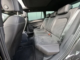 Volkswagen Passat Variant 1.4 TSI PHEV GTE * Panoramadak * Elek. Achterklep * Navigatiesysteem * 18 Inch Velgen * / 6