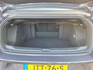 Volkswagen T-Roc Cabrio 1.5 TSI 150pk DSG R-Line (Trekhaak,Camera,Virtual,IQ) / 45