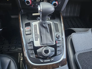 Audi Q5 2.0 TFSI quattro Pro Line NAVI LEER TEL PDC CC / 29