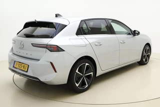 Opel Astra 1.2 Elegance 130 PK Automaat | Navigatie | Climate control | Keyless | Lichtmetalen velgen | Camera | Getint glas | Cruise control | Parkeersensoren | Demo | / 2