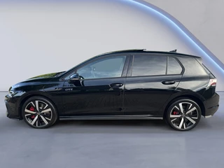 Volkswagen Golf 1.5 eHybrid GTE 272pk / 5JR Garantie / Pano / Trekhaak / DCC / Keyless / Matrix / 360 / HUD / 9