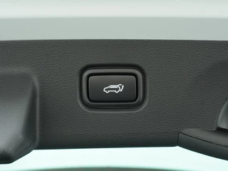 Kia Sportage 1.6 T-GDi Hybrid GT-PlusLine  - Stoel ventilatie - Stoel/Stuur verwarming - Head-up display - Matrix led koplampen - Adaptive cruise control - Electrische achterklep - Harman Kardon Speakers - Geheugen - Fabrieksgarantie t/m 19-09-2032 / 40