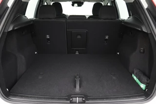 Volvo XC40 2.0 B4 MHEV R-Design Leder l 360° Camera l Harman l Adaptive l VOL OPT / 13