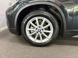 BMW X1 SDrive18i Executive/ NL auto/ Automaat/ Parkeersensoren / 42