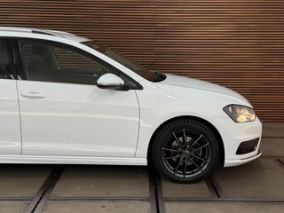 Volkswagen Golf Variant 1.4 TSI R-line | 150pk | DSG Camera | Licht+Zicht | Ambient | Winter Pakket / 27