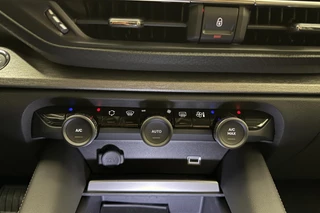 Citroen C5 X 1.2 PureTech Feel 130 PK Automaat | Navigatie | Camera | Keyless | Lichtmetalen velgen | Extra getint glas | Adaptive cruise control | Weinig kilometers / 27