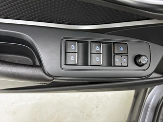 Toyota C-HR 1.8 Hybrid Dynamic Camera | Cruise Control | Climate Control | / 26