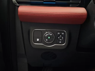 Omoda 9 1.5T-GDi SHS-P Premium Enige in Nederland met rood lederen bekleding ! / 18