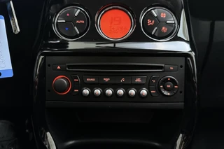 Citroen C3 1.2 PureTech Feel Edition Afkomstig van 1e eigenaar! l Climate Control l Cruise Control l Trekhaak l Elektrische ramen voor + spiegels l LED dagrij verlichting l ESP l ABS / 20