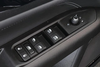 Jeep Compass 4xe 240 Plug-in Hybrid Electric S Stuur-Stoelverwarming Leder Memory Keyless 19" / 31