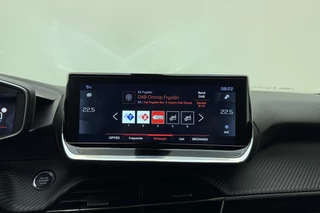 Peugeot 2008 1.2 PureTech Blue Lease Allure 130 PK | Handgeschakeld | Trekhaak | Navigatie | Climate Control | Airco | Cruise Control | Camera | Licht Metalen Velgen / 19