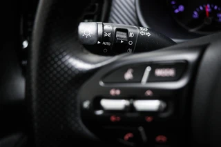 Kia Stonic 1.0 T-GDi MHEV GT-Line | LEDER | STUURVERWARMING | DAB | APPLE | CAMERA / 32