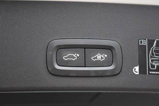 Volvo XC40 2.0 T4 R-DESIGN STOEL+STW VERW. / EL. A-KLEP / EL. WEGKLAP TREKHAAK / 13