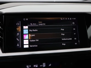 Audi Q4 e-tron 40 Launch edition S Competition 77 kWh 204 Pk | Stoelverwarming | Panorama dak | Adaptive Cruise | Matrix LED | Camera | CarPlay | 21 inch | 93.167 Km !! / 31