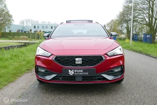Seat Leon Sportstourer 1.5 eTSI DSG FR / Pano / Cam / Navi / 36