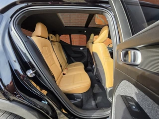 Volvo XC40 1.5 T4 Recharche Inscription | SOH 99%! | Panoramadak | Harman/Kardon | Leder | Camera | Navigatie | Cruise Control / 36