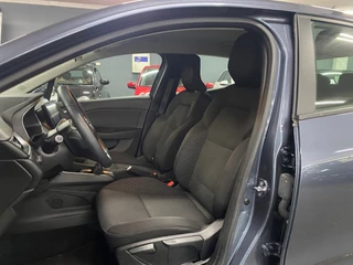 Renault Clio 1.0 TCe Zen/ Nederlandse auto/ Parkeersensoren achter/ Airco/ Apple carplay/ Android / 10