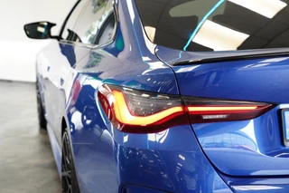 BMW 4 Serie Gran Coupé M440i xDrive High Executive  ACC Opendak Wide Screen Head-up H&K Trekhaak Carbon Laser Light Portimao Blue! / 32