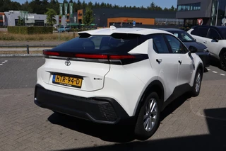 Toyota C-HR 1.8 HYBRID 140 1e EIGENAAR NL-AUTO AD-CRUISE APPLE/ANDROID LMV PARK-SENSOREN BLIND-SPOT-MONITOR / 7