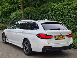 BMW 5-serie Touring 530e M Sport LED CarPlay Elek. Stoelen 100% dealer onderhouden 530e Business Edition Plus / 6