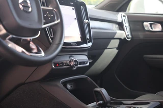 Volvo XC40 T4 Recharge Core Bright | Stoelverwarming | Trekhaak | Parkeercamera  | Keyless / 34