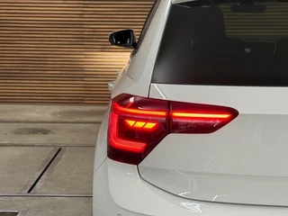 Volkswagen POLO 1.0 TSI Style Black Edition Business | Matrix LED | IQ.Light |CarPlay | Stoelverwarming | ACC | Camera | Trekhaak / 34
