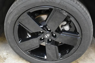 Hyundai Santa Fe 1.6 T-GDi HEV A/T Premium Sky I Black Pack I 7pl. / 9