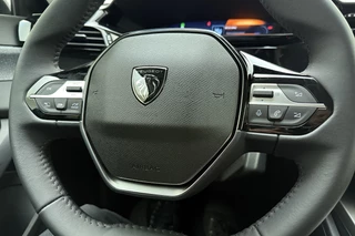 Peugeot 308 1.2 Hybrid 145 e-DCS6 Allure AGR l Stoelverwarming l 360 Camera l PDC l Wireless Apple Carplay & Android Auto l Navigatie l Draadloze Telefoonlader l Lichtmetalen Velgen l LED l Adaptive Cruise Control / 23