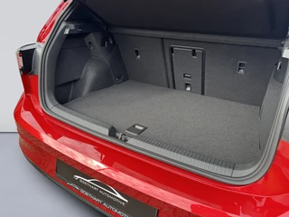Volkswagen Golf 1.5 eHybrid GTE / 5JR Garantie / Pano / Trekhaak / 360 / HUD / DCC / Matrix / 17