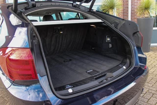 BMW 5-serie Gran Turismo 535i High Executive | NL auto | Facelift | Camera | Navigatie | Bluetooth | Xenon | PDC | Climate control | Cruise control | 19 inch | Elektrische achterklep / 31