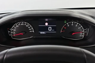 Peugeot 208 1.2 PureTech 75 Active / 11