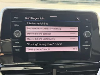 Volkswagen T-Roc 1.5 TSI R-Line Edition  | LED | Keyless | Virtual Cockpit | Apple/Android | Adapt Cruise | PDC v+a incl. camera / 48