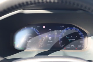 Toyota RAV4 2.5 HYBRID AWD DYNAMIC ANDROID/APPLE STOEL/VOORRUITVERW. LM-VELGEN P-SENSOREN CAMERA AD-CRUISE / 19