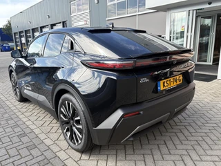 Toyota C-HR+ First Edition 77 kWh NIEUW DIRECT LEVERBAAR! STOEL/STUURVERW 20'' LM-VELGEN BLIND SPOT EL-ACHTERKLEP WARMTEPOMP NAVI PARK-SENSOREN CAMERA CLIMA APPLE/ANDROID / 6