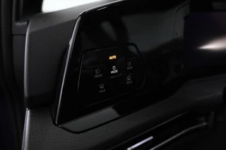 Volkswagen Golf 1.4 eHybrid GTE  Panorama, Apple carplay, Navigatie / 22