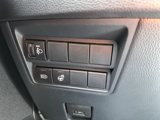 Toyota Yaris 1.5 Hybrid 115 DYNAMIC STOEL/STUURVERW BLIND SPOT PARK-SENSOREN NAVI 16'' LM-VELGEN KEYLESS CAMERA APPLE/ANDROID AD-CRUISE CLIMA LED / 16