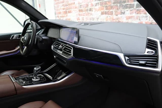 BMW X5 xDrive40i High Executive M Sport Pakket Automaat  / Live Cockpit Professional / Adaptive Air Suspension / Panoramadak Sky Lounge / Bowers & Wilkins / Active Steering / Comfortstoelen / Laserlight / Crafted Clarity / 22 Inch / Leder / M Sportremsysteem / 21