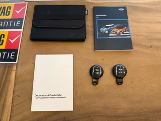Mini Mini 1.5 Cooper Chili Serious Business / Works / Pano / H&K / Led / Sportleder / Cruise . / 44