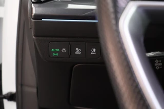 Audi Q4 e-tron 40 Launch edition S Competition 204pk 77 kWh SOH 87% Trekhaak Camera Leder Keyless Stoelverwarming ACC Panoramadak S-Line / 20