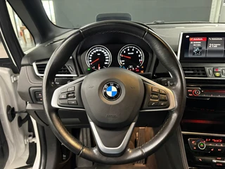 BMW 2-serie Active Tourer 218i High Executive/ NL auto/ Afneembare trekhaak/ Achteruitrijcamera / 16
