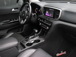 Kia Sportage 1.6 T-GDI Black Edition | LEDER | NAVI | TREKHAAK | STOELVERW | APLE CARPLAY | KEYLESS / 7
