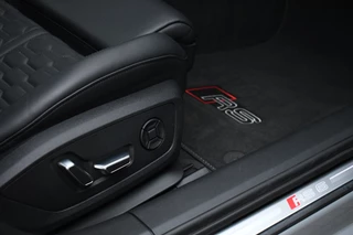 Audi RS6 Avant 4.0 TFSI quattro  Nardo Ceramic Pano Trekh Sportuitl HUD ACC Dynamic+ 4WS / 69
