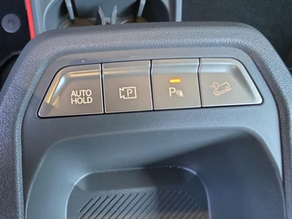 Kia EV3 GT-Line Business Edition 81.4 kWh | Navigatie | Stoel + Stuur verwarming | Navigatie | Climate control | Parkeer camera achter / 24